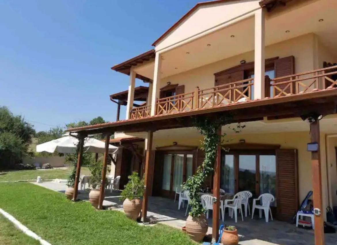 Villa Calypso Ierissós Buitenkant foto