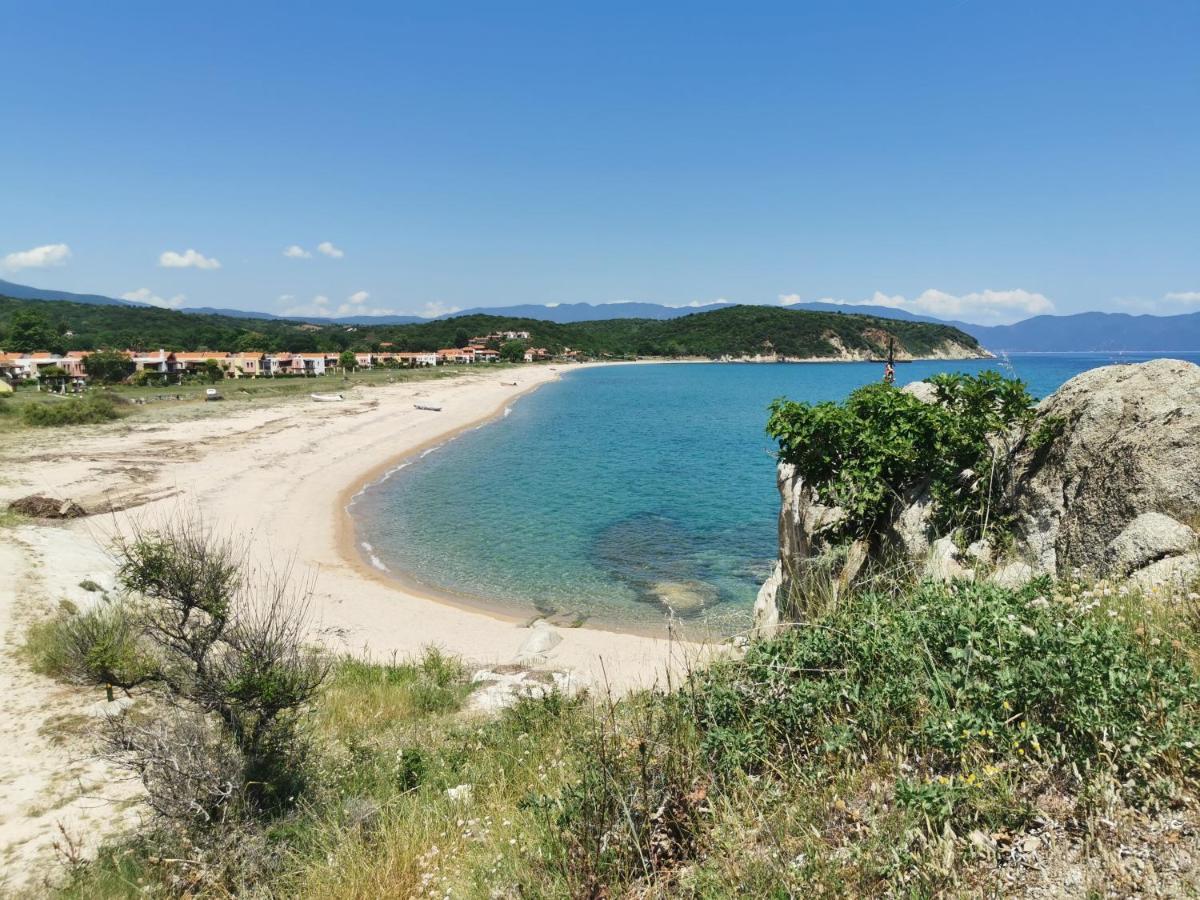Villa Calypso Ierissós Buitenkant foto